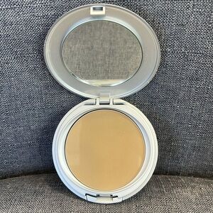 Oil Free & Fragrance Free Pressed Powder “Matte Sand”